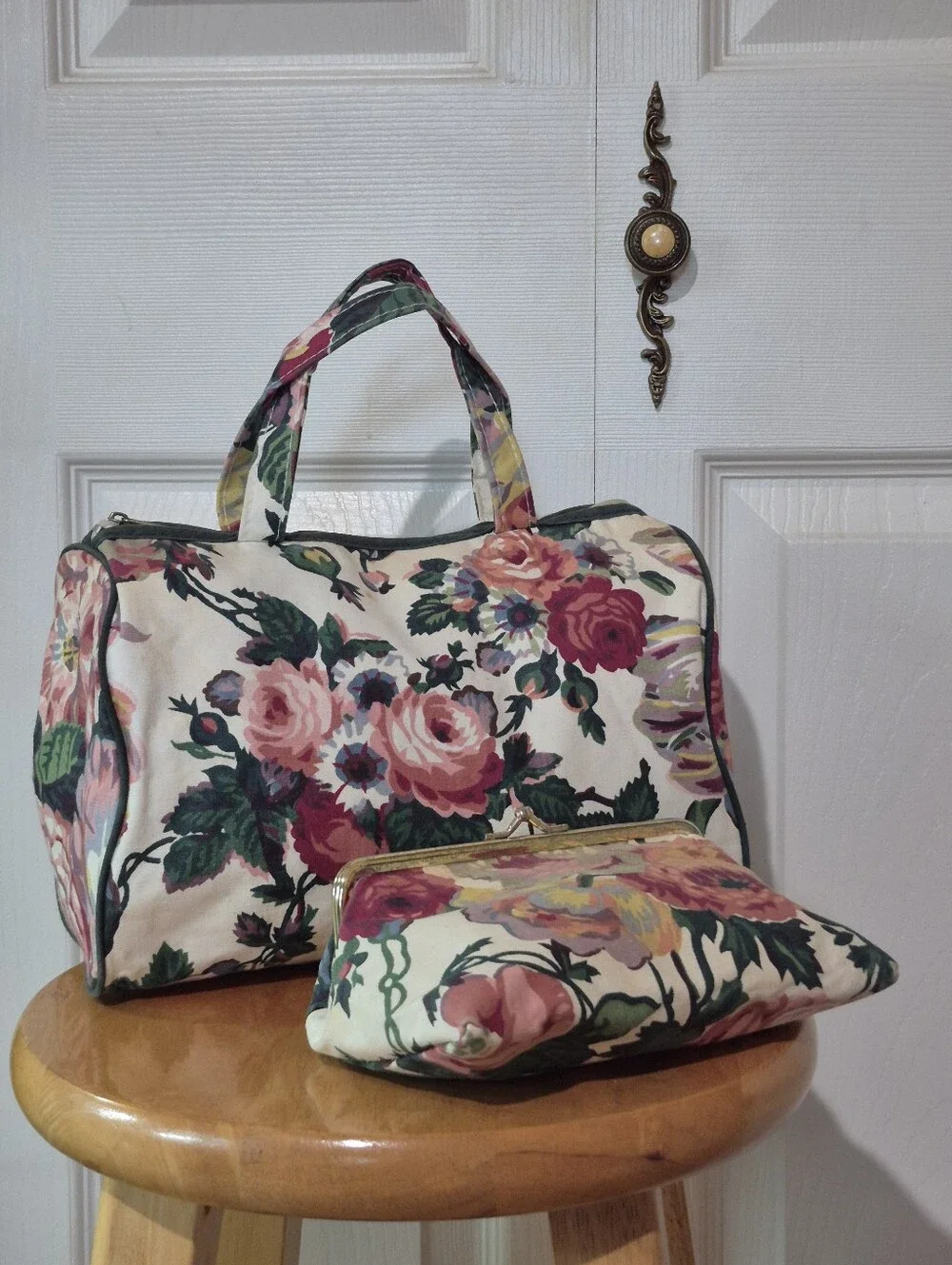 Vintage cosmetics and toiletry floral duffel bag and matching kisslock